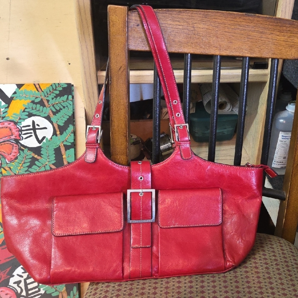 Kenneth Cole New York Red Shoulder Bag with Structured Design